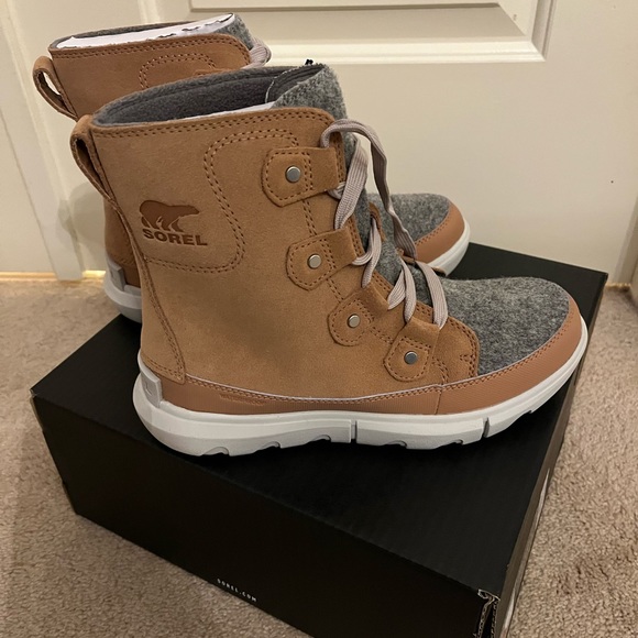 NWT Sorel explorer next Joan boots size 7